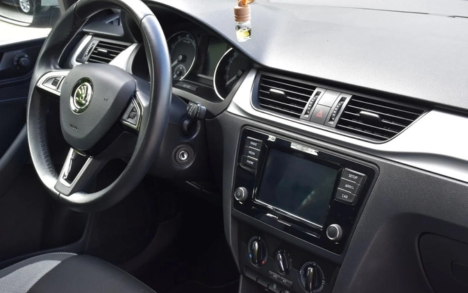 Skoda RAPID cena 42400 przebieg: 147899, rok produkcji 2017 z Rzeszów małe 781